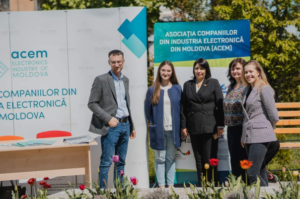 „TÂRGUL DE CARIERĂ”