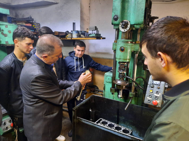 „VIZITĂ LA PARTENER DE PRACTICĂ”